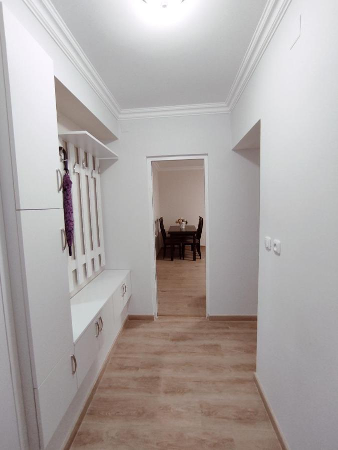 Renovated 1 Bedroom With King Size Bed In Kentron Yerevan Exterior photo